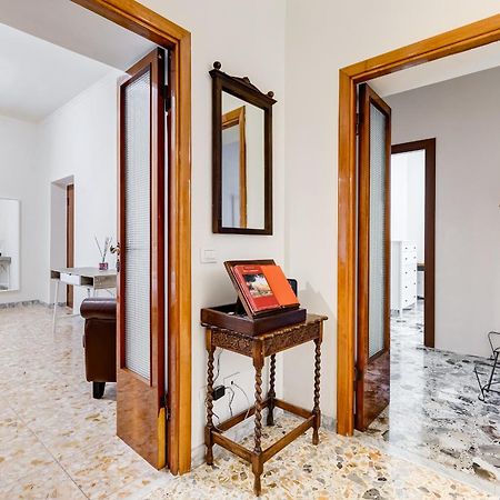 Vivilo Collection - San Vito View Apartment - 3 Bdr 2 Baths 罗马 外观 照片
