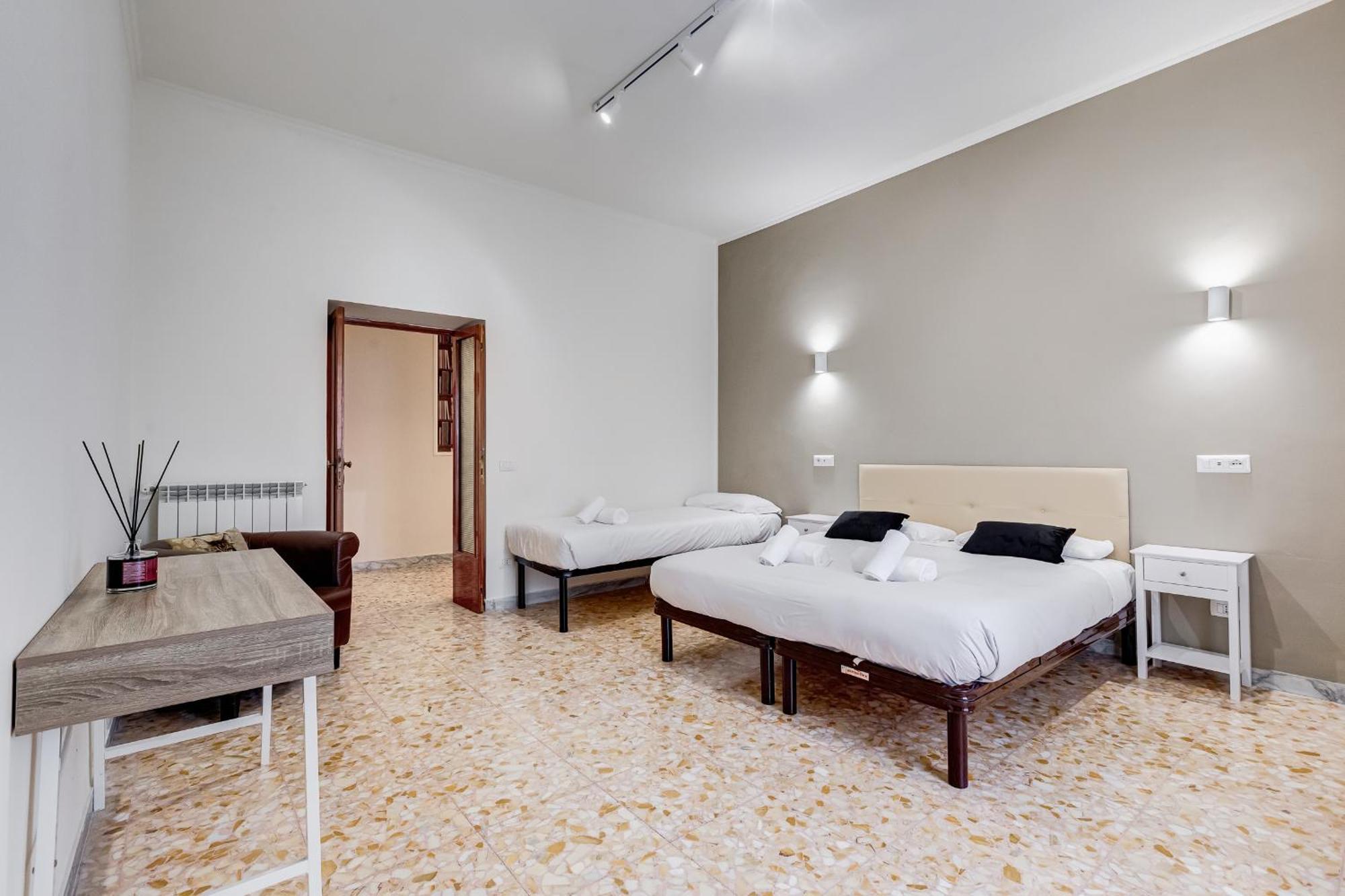 Vivilo Collection - San Vito View Apartment - 3 Bdr 2 Baths 罗马 外观 照片