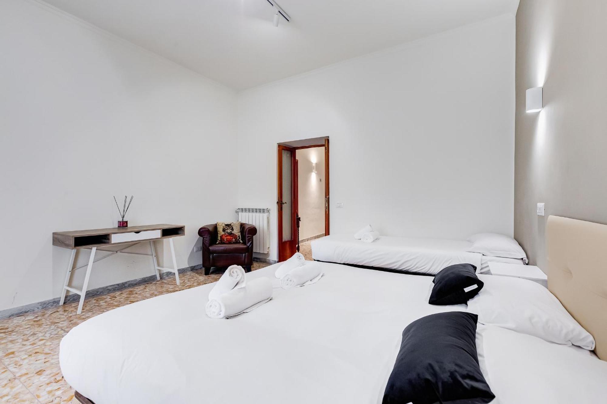 Vivilo Collection - San Vito View Apartment - 3 Bdr 2 Baths 罗马 外观 照片
